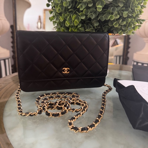 Chanel wallet on a chain - Picture 13 of 16